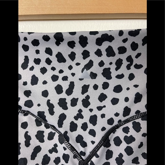 Balance Athletica Biker Short large - Picture 6 of 8